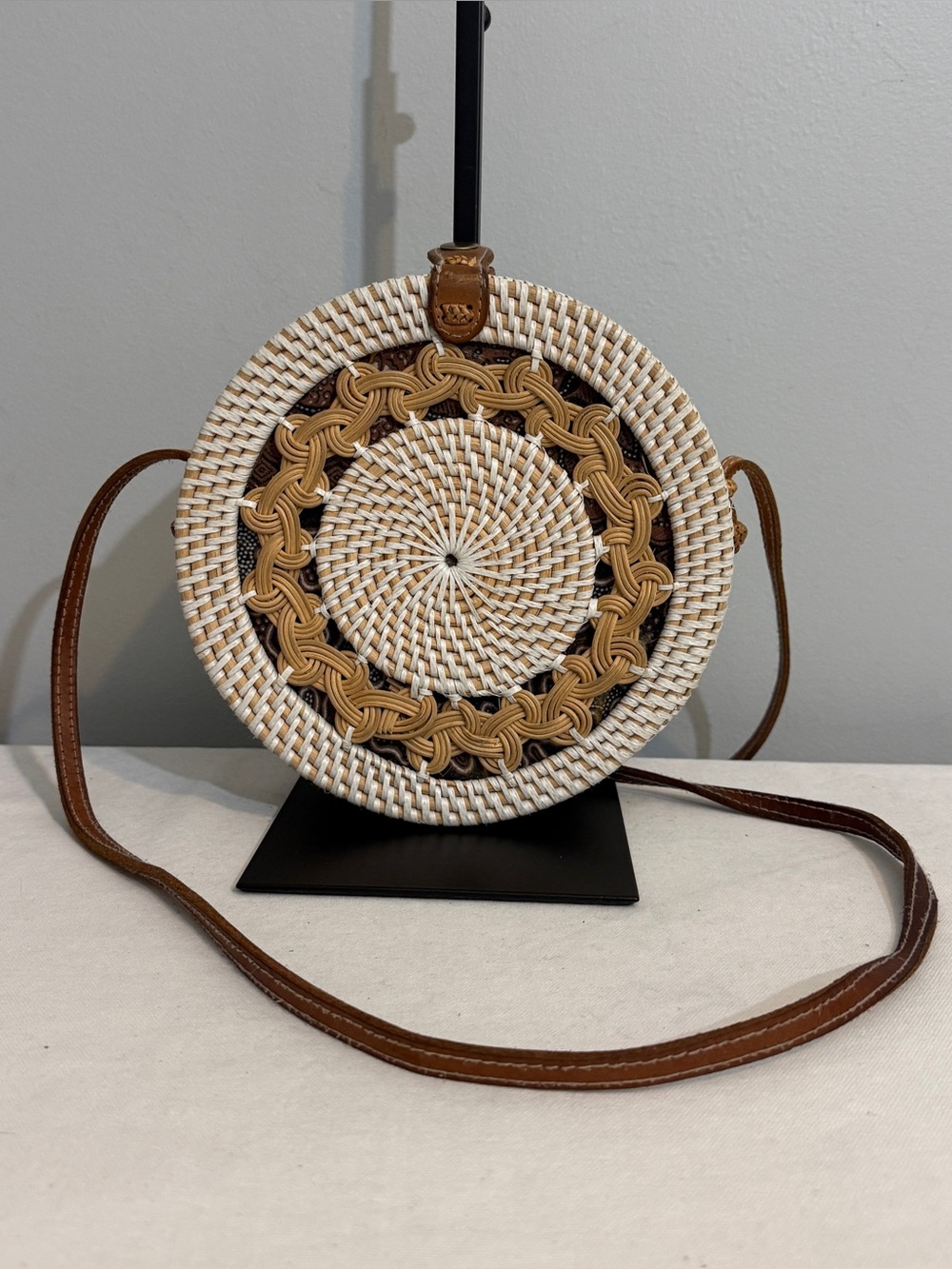 Round Rattan Crossbody Bag Woven Medallion Sunburst Boho Leather Strap